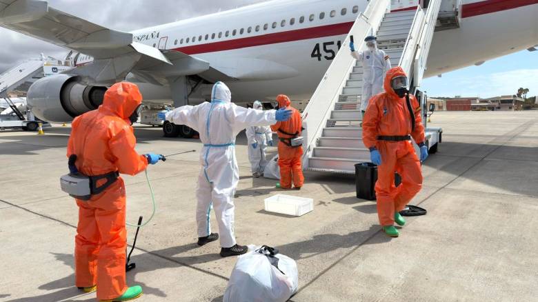 Χανταϊός: Σε απομόνωση για 42 ημέρες οι επιβάτες του πλοίου - Ποια μέτρα παίρνουν οι χώρες