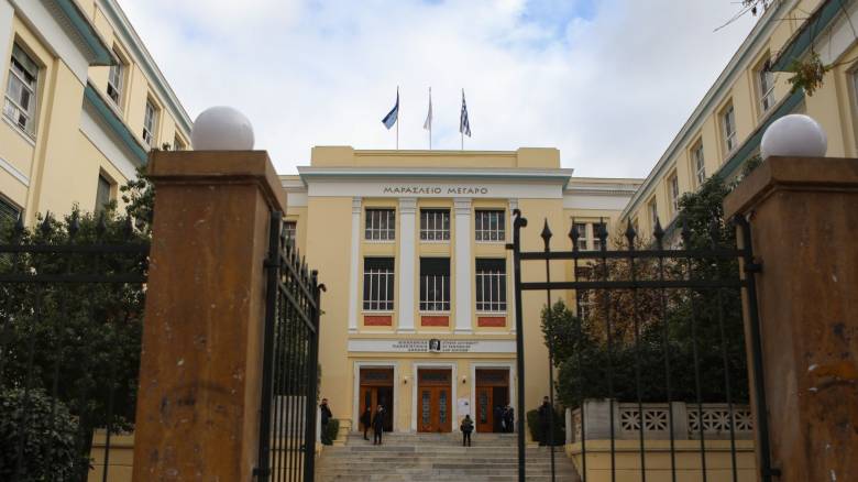Αθώοι οι τρεις κατηγορούμενοι για την διαπόμπευση του πρώην πρύτανη της ΑΣΟΕΕ το 2020