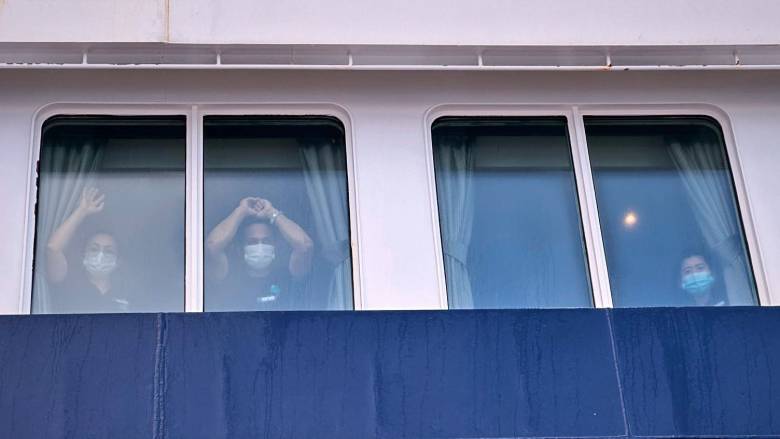Χανταϊός: Εξιτήριο και καραντίνα στο σπίτι για 20 βρετανούς που επέβαιναν στο κρουαζειρόπλοιο