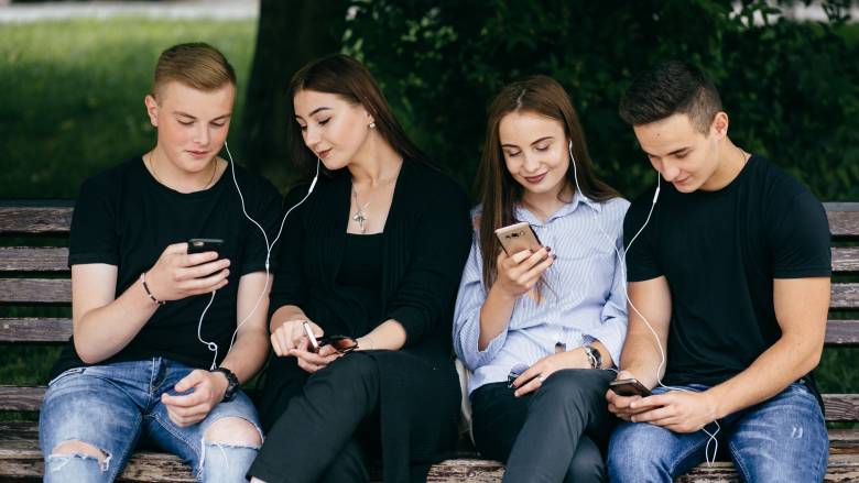 Αντίστροφη μέτρηση για τις αιτήσεις Youth Pass - Τι πρέπει να γνωρίζουν οι δικαιούχοι