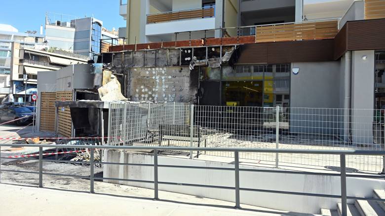 Χειροπέδες σε 36χρονη για εμπρησμό σε σούπερ μάρκετ στα Πατήσια