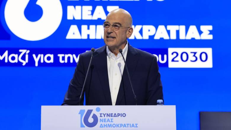 Δένδιας στο Συνέδριο ΝΔ: Τιμάμε την ίδια μπλε φανέλα - Είμαστε το κόμμα των πολλών