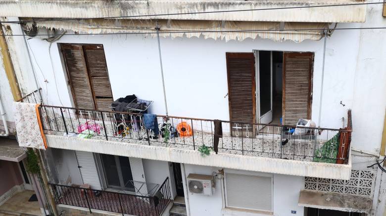 Αγ. Ανάργυροι: Στο νοσοκομείο τα τρία παιδιά που ζούσαν σε τρώγλη - «Δεν προέκυψε κακοποίηση»