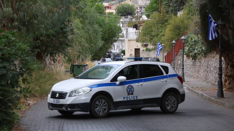 Μεγάλη αστυνομική επιχείρηση στην Κρήτη για απάτες, εκβιασμούς και εμπρησμούς – Έξι συλλήψεις