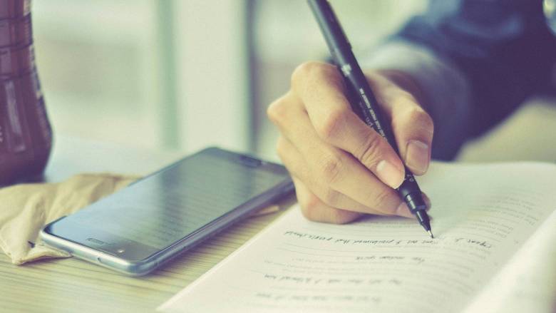 Επιστήμονες ανακάλυψαν γιατί το 90% των ανθρώπων είναι δεξιόχειρες