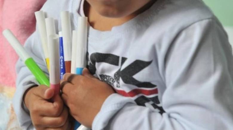 Θεσσαλονίκη: 45χρονη μητέρα άφησε μόνο στο σπίτι το 4χρονο παιδί της για δύο ώρες και συνελήφθη