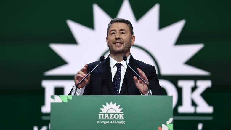 Με... νέα διεύρυνση αντιδρά το ΠΑΣΟΚ: Τα εξ αριστερών στελέχη, τα κεντρώα και τα μηνύματα
