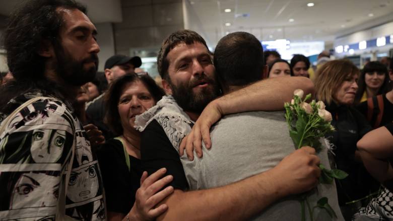 Έφτασαν στην Αθήνα οι Έλληνες που συνελήφθησαν απο το Ισραήλ στο Στολίσκο για την Γάζα