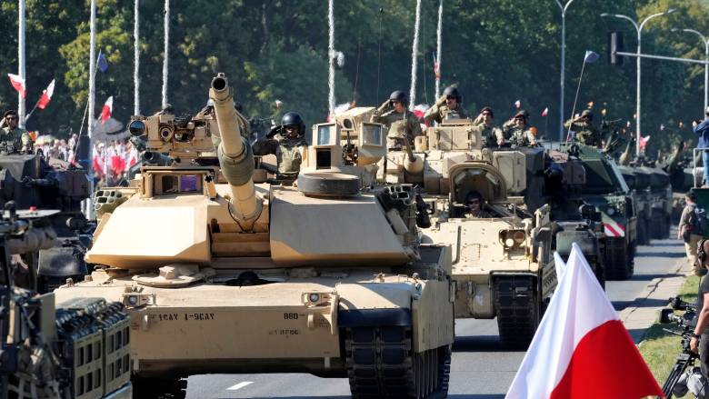 CNNi: Σύγχυση στην Ευρώπη από τις αντιφατικές αποφάσεις των ΗΠΑ για ανάπτυξη στρατιωτικών δυνάμεων