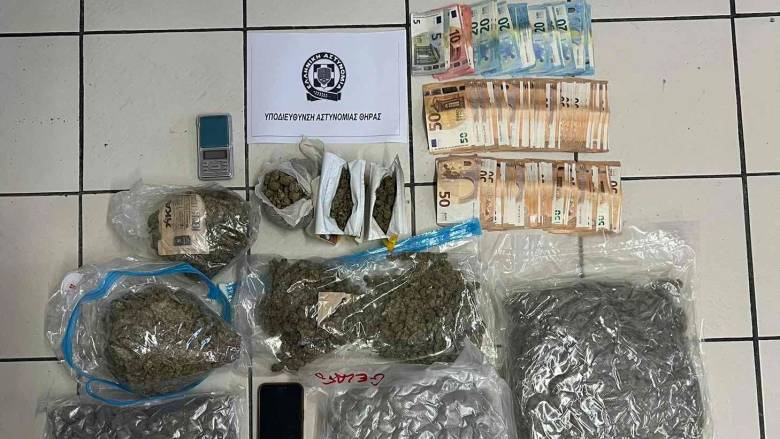 Έφοδος της ΕΛ.ΑΣ. σε 17 σπίτια στη Σαντορίνη – Δύο συλλήψεις