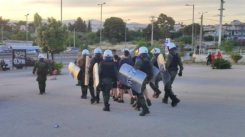Eντάσεις και συλλήψεις πριν από τον τελικό Ολυμπιακός - Ρεάλ έξω από το Telekom Center