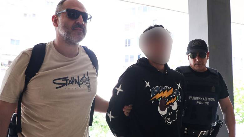 Θεσσαλονίκη: Δίωξη για ανθρωποκτονία με δόλο στον 30χρονο για τη δολοφονία του πατέρα του