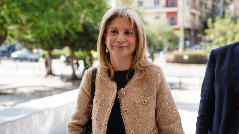 Καρυστιανού: Η ιστορία ξαναγράφεται από την ίδια την κοινωνία - Κατέθεσε τη διακήρυξη για το κόμμα