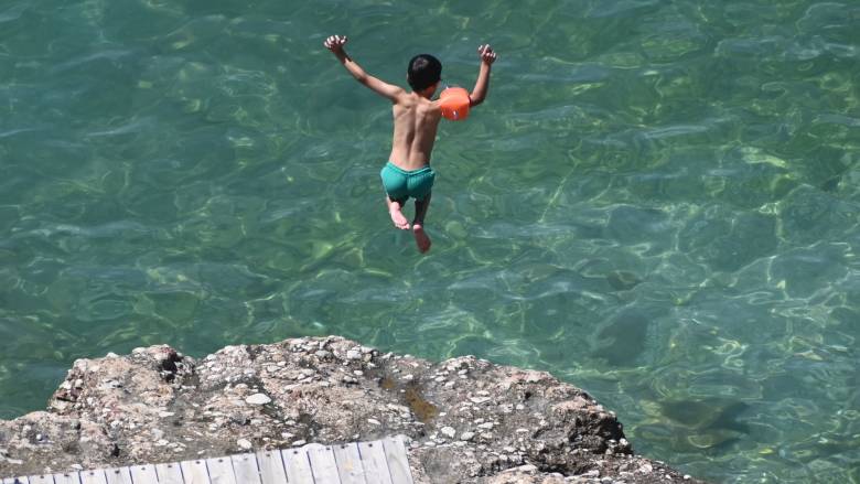 Οι θάλασσες με τα πιο ζεστά νερά για το τριήμερο του Αγίου Πνεύματος