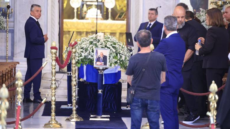 Παρουσία του Κυριάκου Μητσοτάκη η κηδεία του Νίκου Ταγαρά - Σύσσωμος ο πολιτικός κόσμος