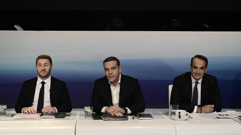 Τι δείχνουν οι τελευταίες δημοσκοπήσεις: Mικρές οι μεταβολές, ανοιχτές οι μεγάλες «μάχες»