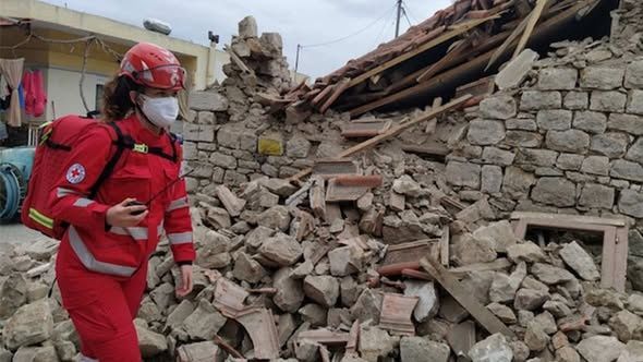 Οδηγίες Ελληνικού Ερυθρού Σταυρού για προστασία από σεισμούς: «Η γνώση και η ψυχραιμία σώζουν ζωές»