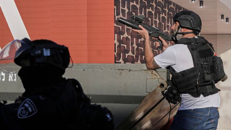 Ένας νεκρός και 5 τραυματίες από επίθεση με πυροβόλο όπλο στο Ισραήλ - «Εξουδετερώθηκε» ο δράστης