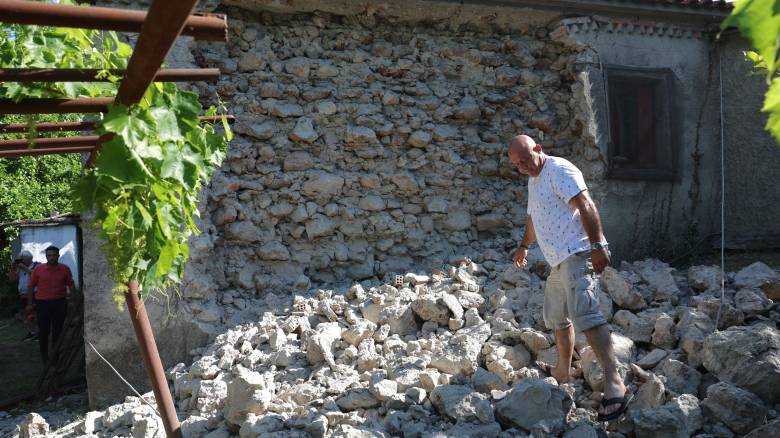 Λέκκας για Εύβοια: «Δεν θα πάμε σε μεγαλύτερα μεγέθη σεισμών» - Σε 15 σπίτια σοβαρές καταστροφές