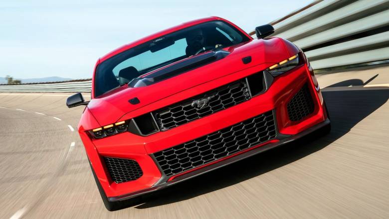 Η Ford σκέφτεται μια τετράθυρη Mustang και την επιστροφή των σεντάν