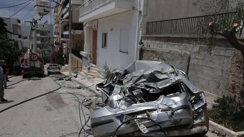 Φορτηγό προσέκρουσε σε κολώνα στην Ηλιούπολη -  Διακόπηκε η κυκλοφορία