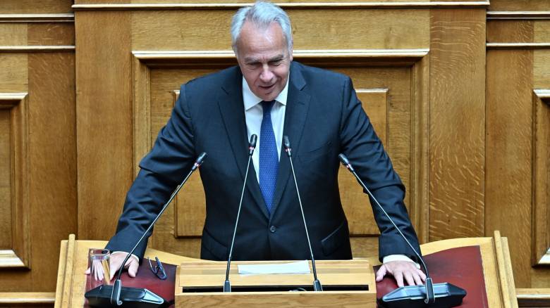 Βουλή: Σφοδρή αντιπαράθεση για το μεταναστευτικό με φόντο το ρητορικό ερώτημα Βορίδη για την «βάρκα»