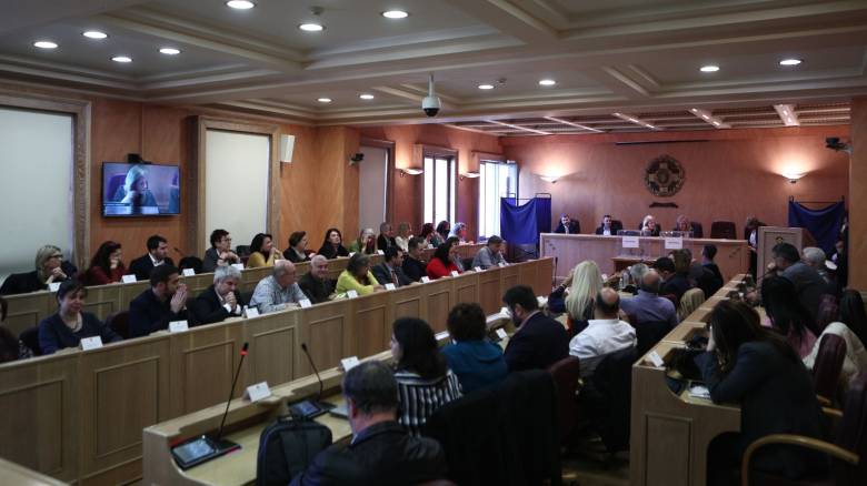 Ένταση στο Δήμο Αθηναίων για τη χρηματοδότηση έργων στα σχολεία