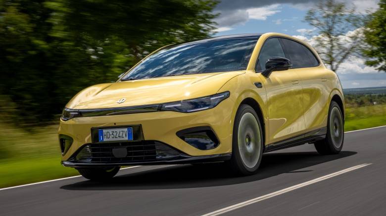 Το Leapmotor B05 θέλει να διεκδικήσει μερίδια στην κατηγορίας C της Ευρώπης