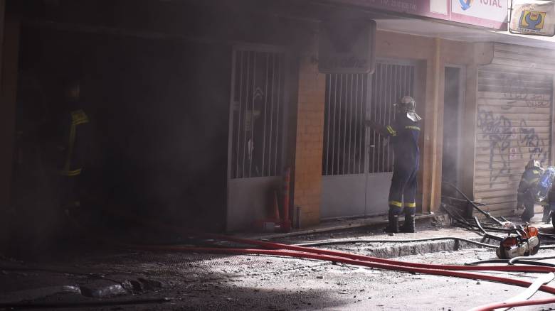 Φωτιά σε συνεργείο αυτοκινήτων στη Θεσσαλονίκη
