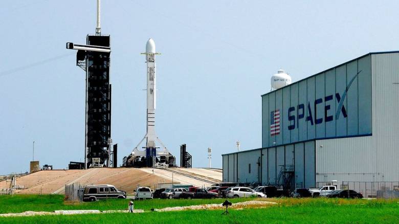 Νέα σελίδα για την SpaceX μετά την IPO - Σχέδια για πάνω από 100.000 δορυφόρους σε τροχιά