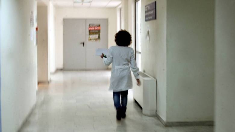 Ναύπλιο: Τι καταγγέλλει η ΠΟΕΔΗΝ για τον θάνατο της νοσηλεύτριας - «Δεν άντεξε από την πίεση»