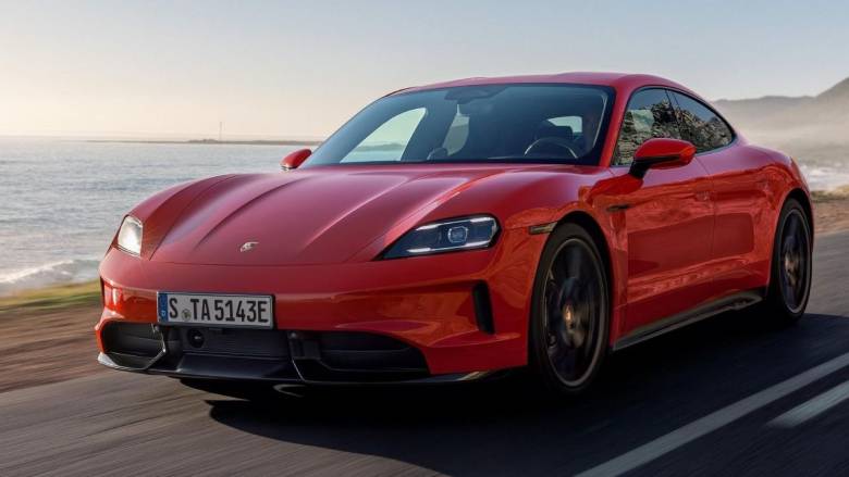 Η αναβαθμισμένη Porsche Taycan έχει 8 «ταχύτητες» και αυτονομία έως 700 χιλιόμετρα