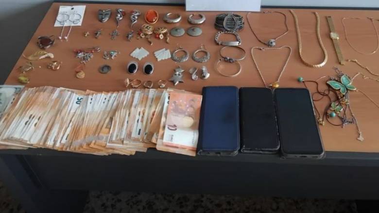 Αστυνομικοί απέτρεψαν απάτη σε βάρος γυναίκας στον Πειραιά - Εξιχνιάστηκαν 29 περιπτώσεις