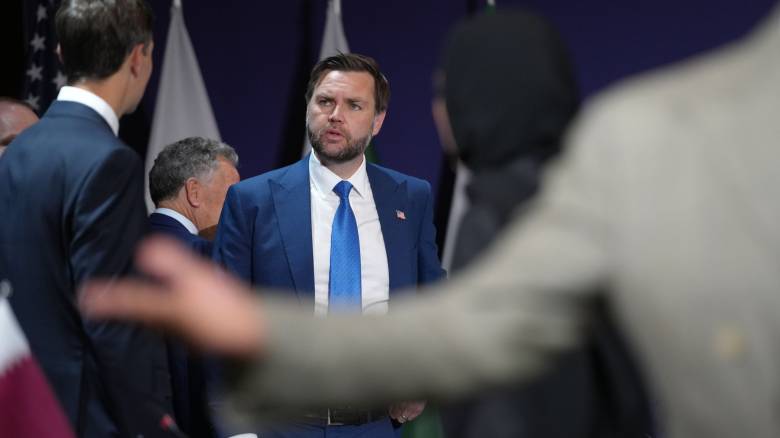 Ολοκληρώθηκε ο πρώτος γύρος των διαπραγματεύσεων ΗΠΑ - Iράν: Δεν συζητήθηκαν τα πυρηνικά