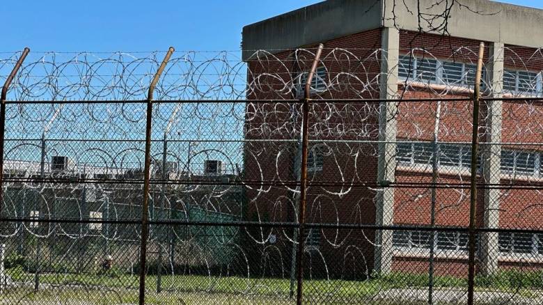 Ρεκόρ δεκαετίας στους θανάτους υπό κράτηση μεταναστών στις ΗΠΑ