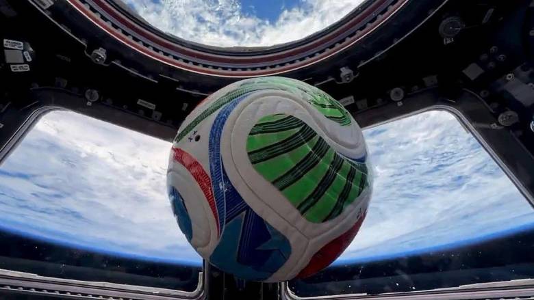 Ποδόσφαιρο σε μικροβαρύτητα: Πώς η NASA μελετά την μπάλα του Μουντιάλ στο διάστημα