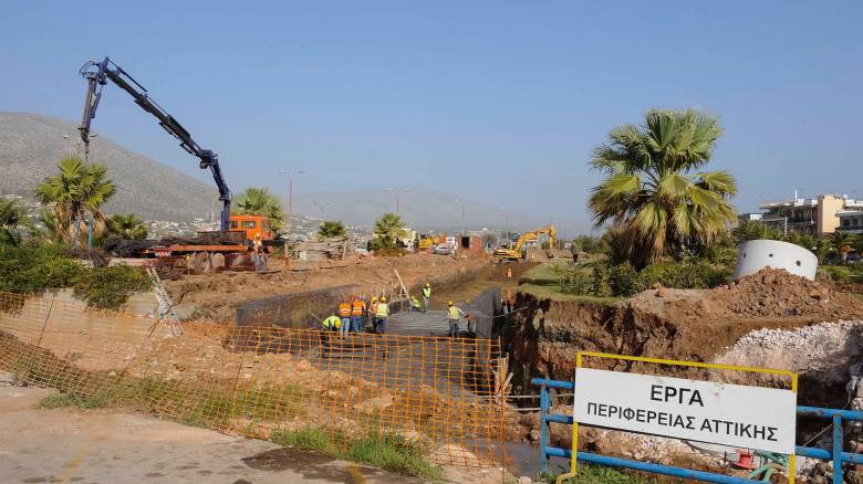 Έργα αντιπλημμυρικής και αντιδιαβρωτικής θωράκισης στον Δήμο Σαρωνικού
