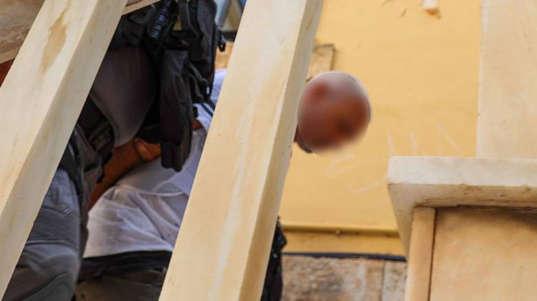 Χανιά: Προφυλακιστέος ο 43χρονος που σκότωσε την 45χρονη - «Κάθαρμα» φώναζαν έξω από τα δικαστήρια