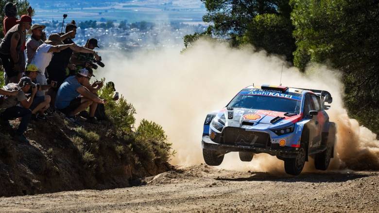 ΕΚΟ Ράλλυ Ακρόπολις: Μάχη Neuville - Ogier