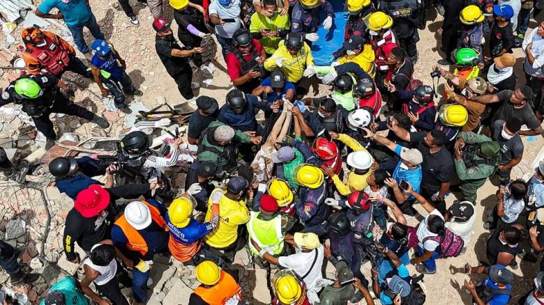 Βενεζουέλα: «Σβήνουν» οι ελπίδες για τους αγνοούμενους - Ανεβαίνει ο τραγικός απολογισμός των νεκρών