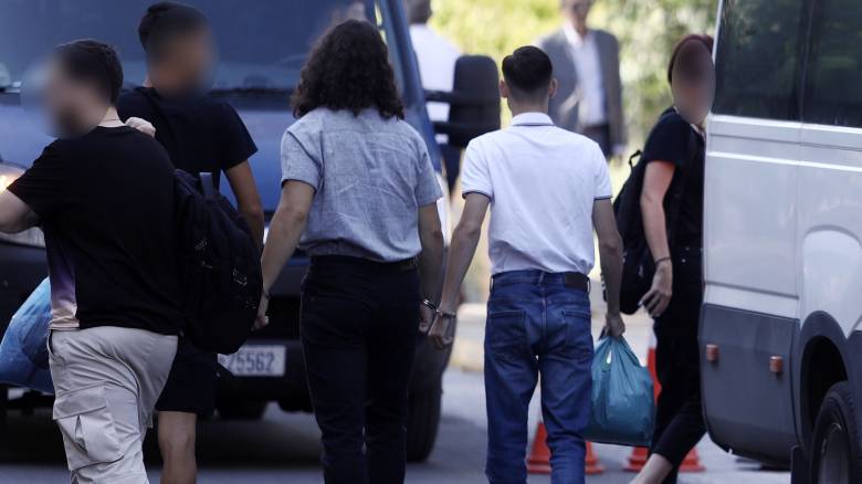 Δολοφονία 15χρονου στην Καλλιθέα: Στη φυλακή ο 17χρονος και άλλοι δύο - Τι είπαν στις απολογίες τους
