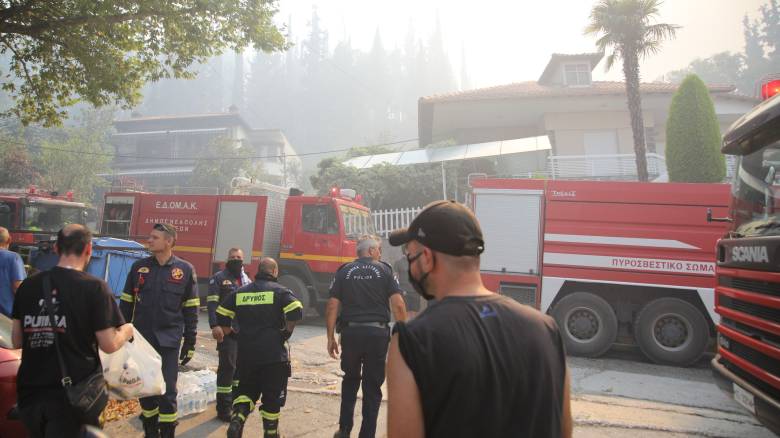 Φωτιά στο Δερβένι Θεσσαλονίκης: Εντοπίστηκε σορός και μία εγκαυματίας - Εκκενώθηκε ο οικισμός Λητή