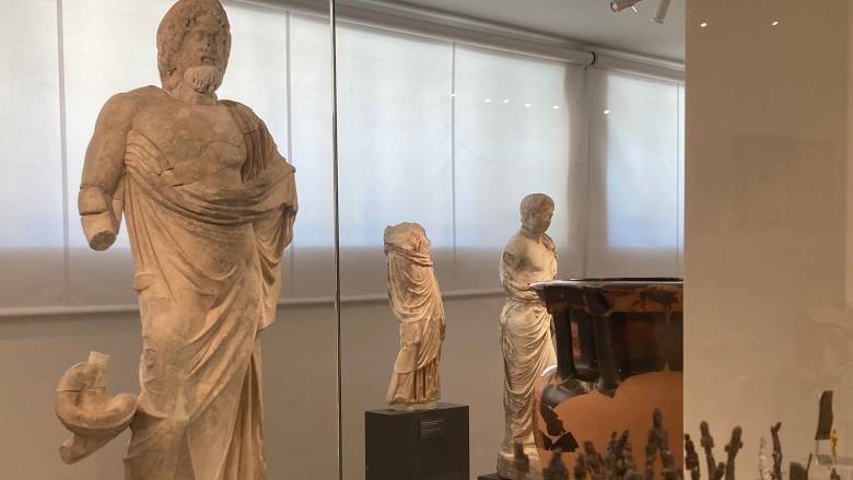 Εγκαινιάστηκε από τη Λίνα Μενδώνη το αποκατεστημένο Αρχαιολογικό Μουσείο Άργους