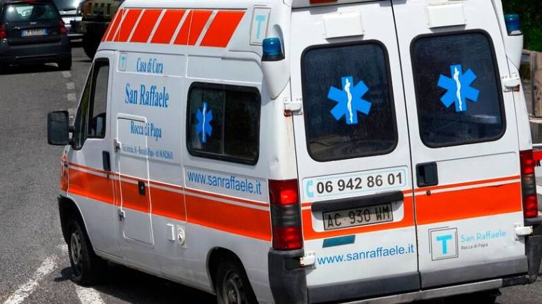 Γάλλοι τουρίστες σκοτώθηκαν όταν το όχημά τους έπεσε σε γκρεμό 300 μέτρων στην Ιταλία
