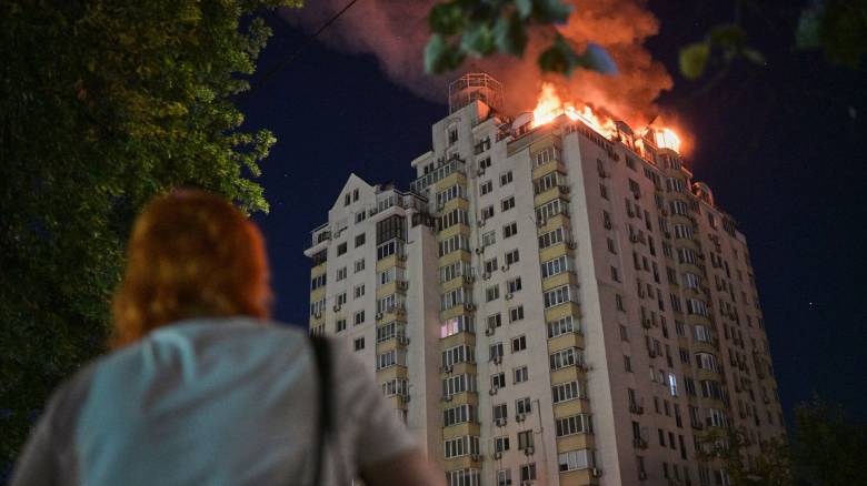 Νέα νύχτα κόλαση στην Ουκρανία: Τέσσερις νεκροί και 10 τραυματίες από επιθέσεις με drone, πυραύλους