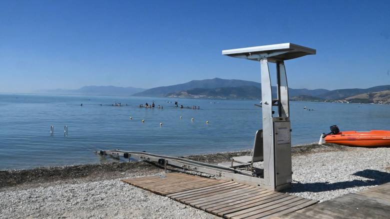 Αμφιλοχία: Στο νοσοκομείο επτάχρονος που τραυματίστηκε σε ράμπα ΑμεΑ σε παραλία