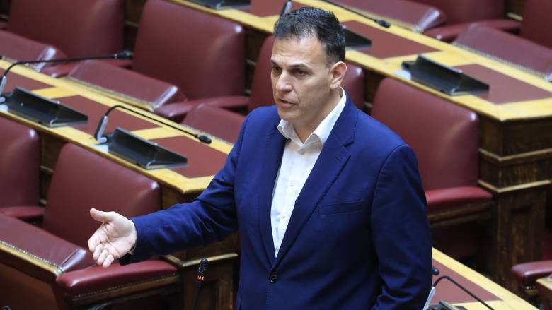 Παραιτείται από βουλευτής του ΣΥΡΙΖΑ ο Γιώργος Καραμέρος - Στήριξη στην πρωτοβουλία Τσίπρα