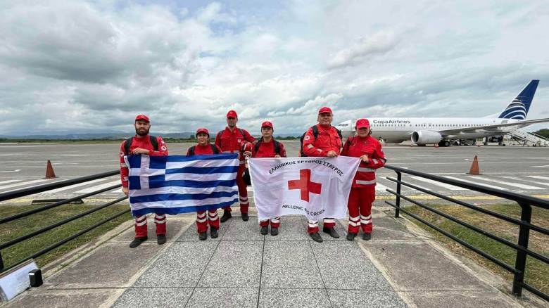 «Φέρνετε μαζί σας την ελπίδα»: Η συγκινητική ανακοίνωση πιλότου για τους Έλληνες διασώστες