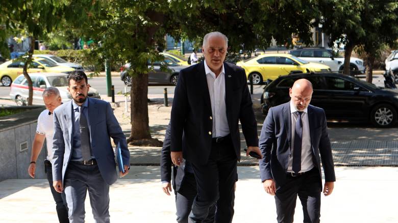 Μηνυτήρια αναφορά Βελόπουλου για τις καταγγελίες Γεωργιάδη κατά Τσίπρα και τους Ποινικούς Κώδικες