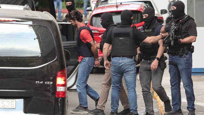 Ενώπιον του Εισαγγελέα οι συλληφθέντες για την εμπρηστική επίθεση στη Marfin